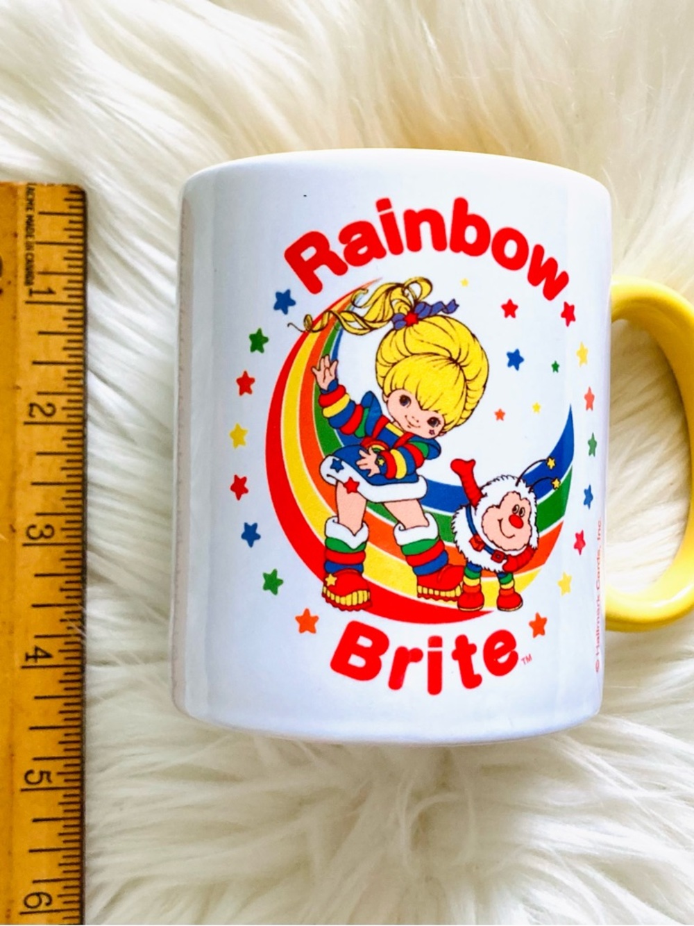 Vintage Rainbow Brite Yellow-Handle Ceramic Mug by Hallmark Cards Inc. - Picture 4 of 7